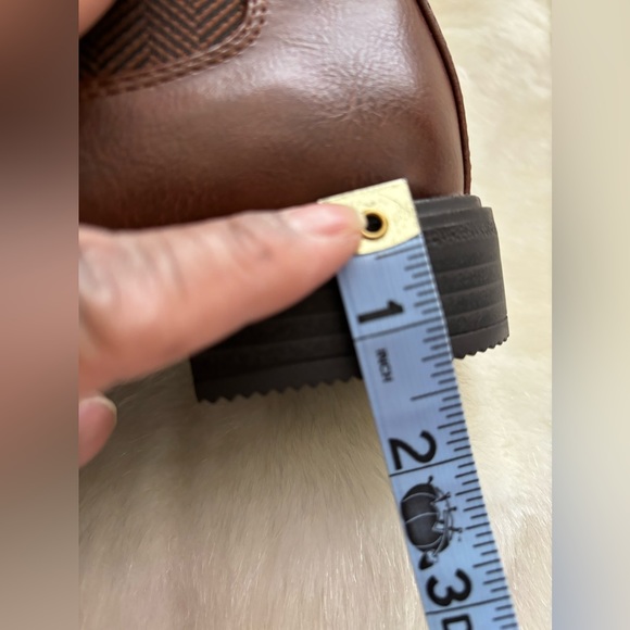 Brown Booties- Ankle Boots Size 4 Youth/6 Women’s - Picture 8 of 9